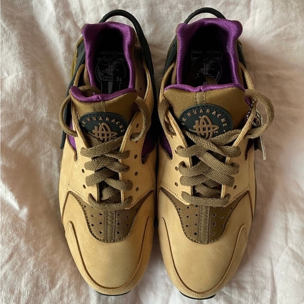 Nike Air Huarache Suede sneakers, size 7.5 mens/9 womens. Brand New, never worn.